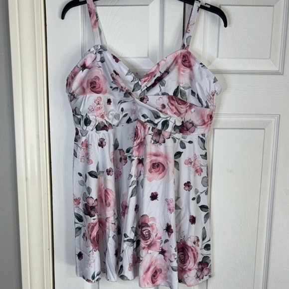 DRESSFO Tops - Gray and Pink Ruched Wrap Camisole